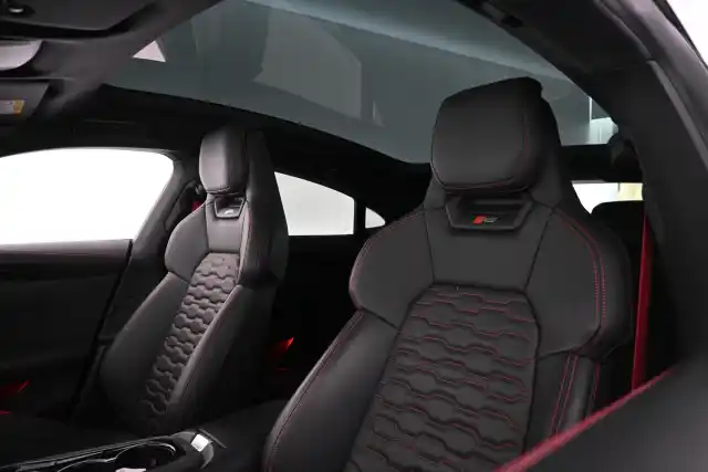 Harmaa Coupe, Audi E-TRON GT RS – VAR-00228