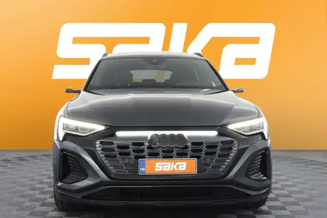 Musta Maastoauto, Audi Q8 e-tron – VAR-002386