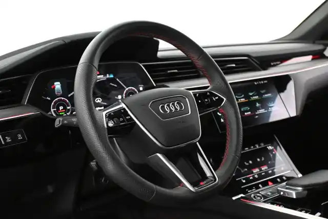 Musta Maastoauto, Audi Q8 e-tron – VAR-002386