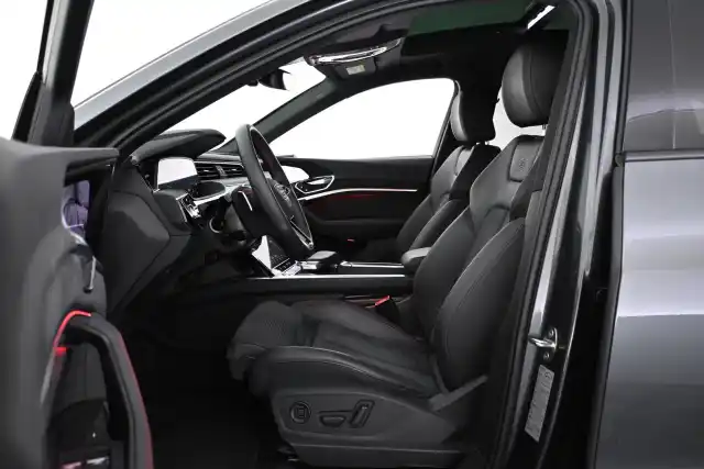Musta Maastoauto, Audi Q8 e-tron – VAR-002386