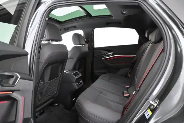 Musta Maastoauto, Audi Q8 e-tron – VAR-002386
