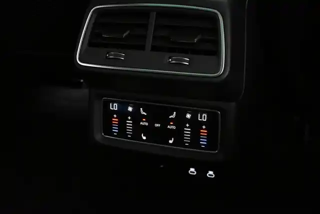 Musta Maastoauto, Audi Q8 e-tron – VAR-002386