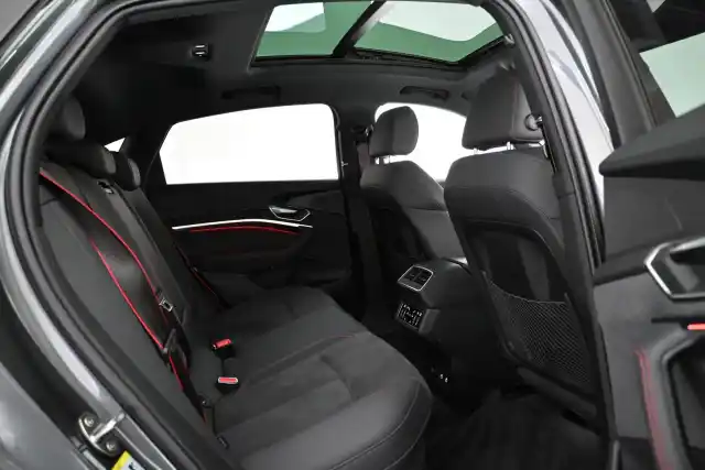 Musta Maastoauto, Audi Q8 e-tron – VAR-002386