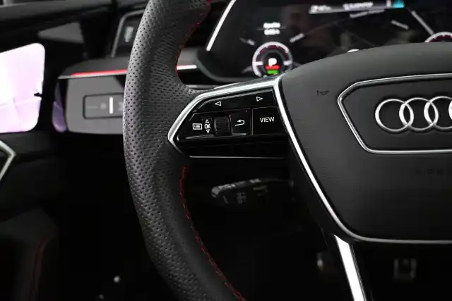 Musta Maastoauto, Audi Q8 e-tron – VAR-002386