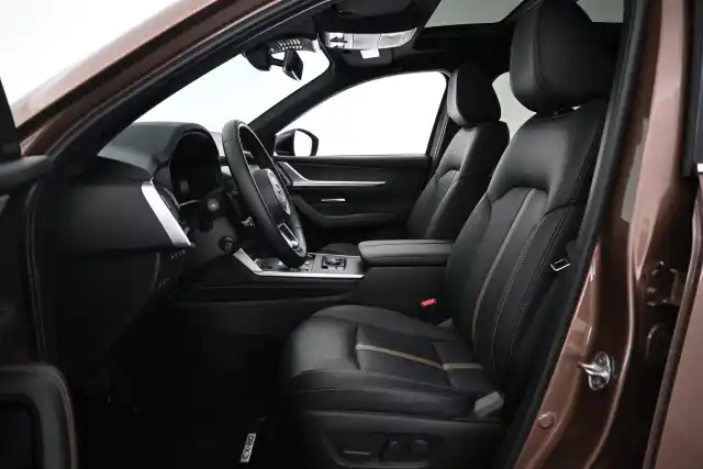 Ruskea Maastoauto, Mazda CX-80 – VAR-00247