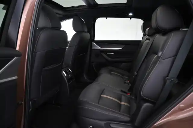 Ruskea Maastoauto, Mazda CX-80 – VAR-00247