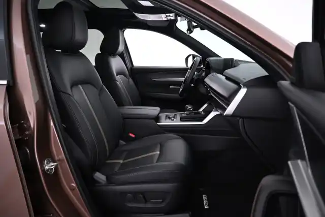 Ruskea Maastoauto, Mazda CX-80 – VAR-00247