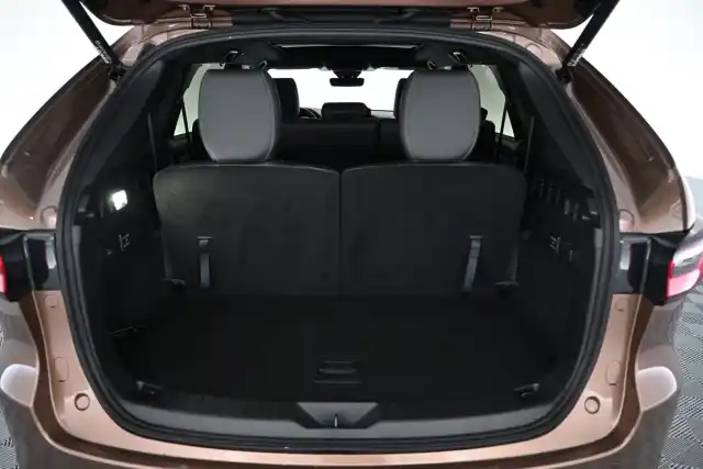 Ruskea Maastoauto, Mazda CX-80 – VAR-00247