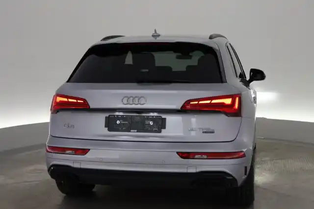 Harmaa Maastoauto, Audi Q5 – VAR-00433