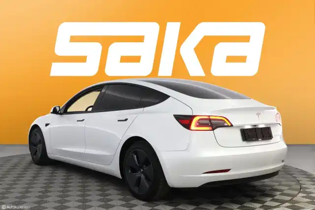 Valkoinen Sedan, Tesla Model 3 – VAR-00472