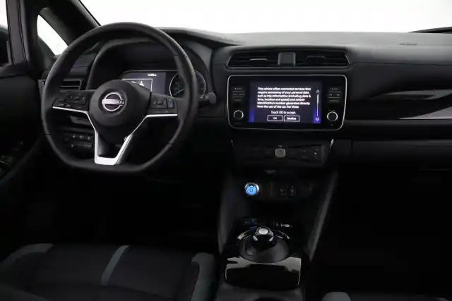 Harmaa Viistoperä, Nissan Leaf – VAR-00544