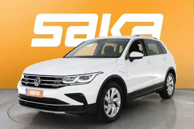 Valkoinen Maastoauto, Volkswagen Tiguan – VAR-00612