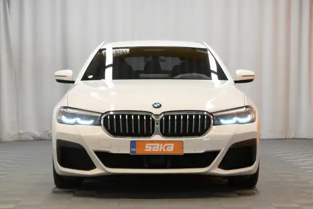 Valkoinen Farmari, BMW 530 – VAR-00636