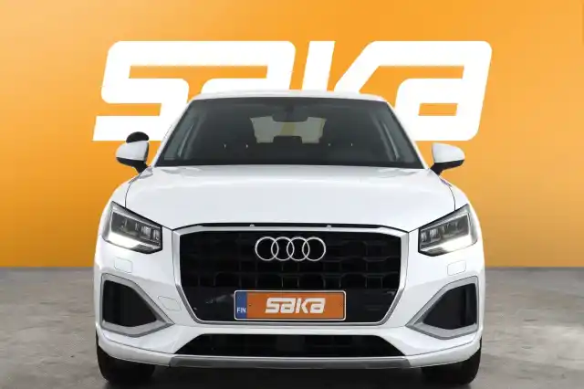 Valkoinen Maastoauto, Audi Q2 – VAR-00685