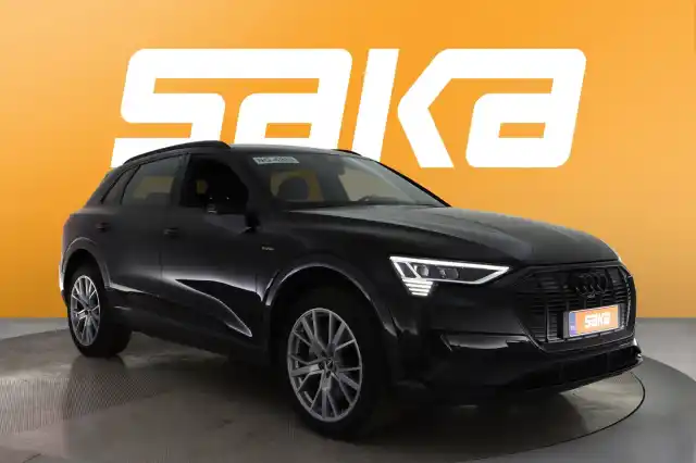 Musta Maastoauto, Audi e-tron – VAR-00708