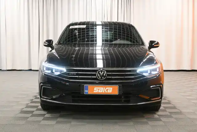 Musta Farmari, Volkswagen Passat – VAR-00713