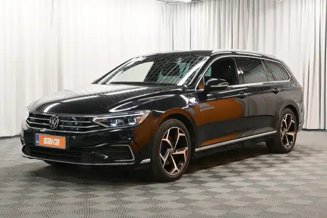 Musta Farmari, Volkswagen Passat – VAR-00713