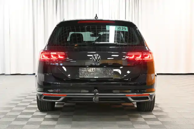 Musta Farmari, Volkswagen Passat – VAR-00713