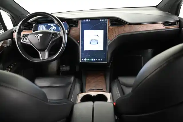 Musta Maastoauto, Tesla Model X – VAR-00736