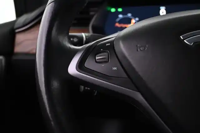 Musta Maastoauto, Tesla Model X – VAR-00736
