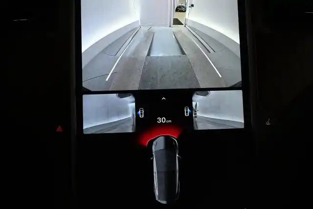 Musta Maastoauto, Tesla Model X – VAR-00736