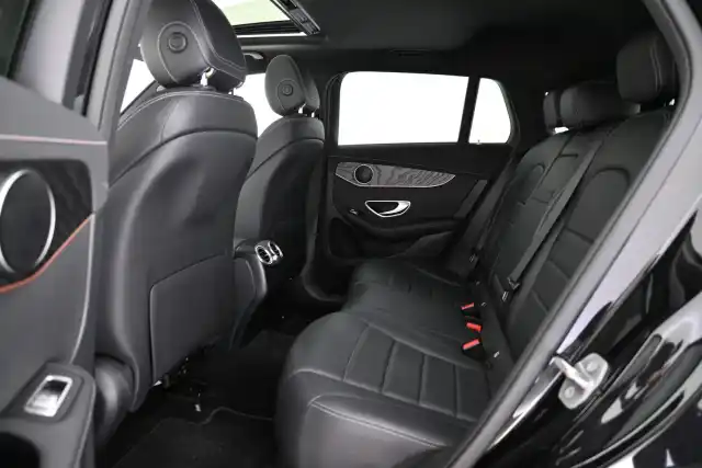 Musta Maastoauto, Mercedes-Benz EQC – VAR-008380