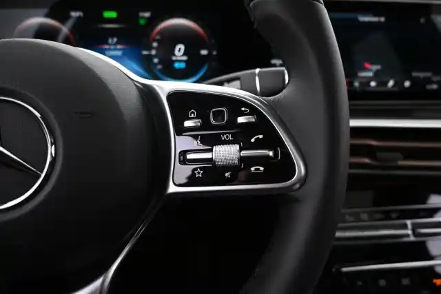 Musta Maastoauto, Mercedes-Benz EQC – VAR-008380