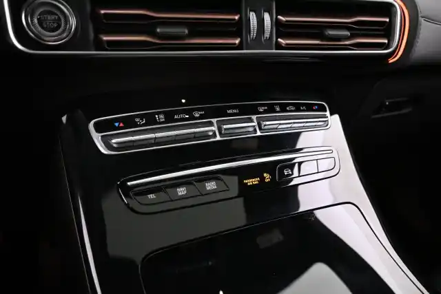 Musta Maastoauto, Mercedes-Benz EQC – VAR-008380