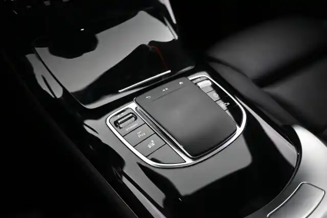 Musta Maastoauto, Mercedes-Benz EQC – VAR-008380
