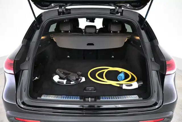 Musta Maastoauto, Mercedes-Benz EQC – VAR-008380