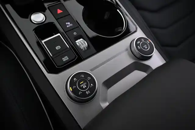  Maastoauto, Volkswagen Touareg – VAR-009600