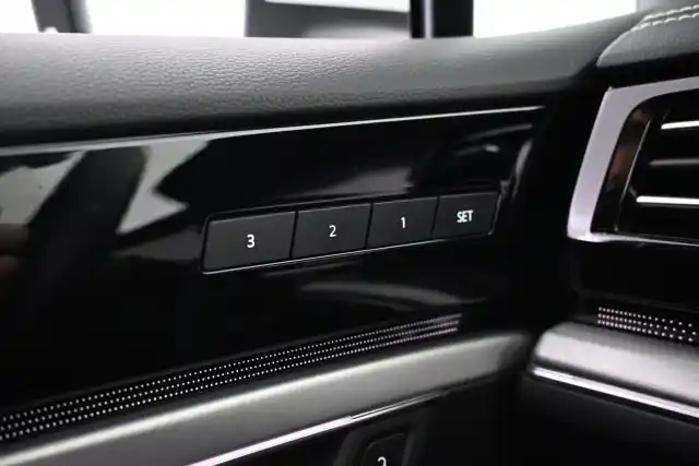  Maastoauto, Volkswagen Touareg – VAR-009600