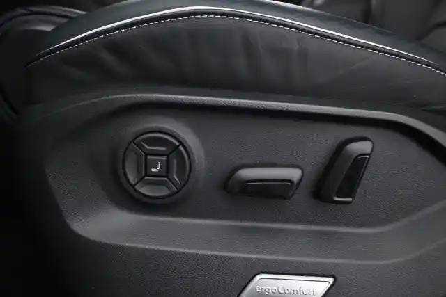  Maastoauto, Volkswagen Touareg – VAR-009600