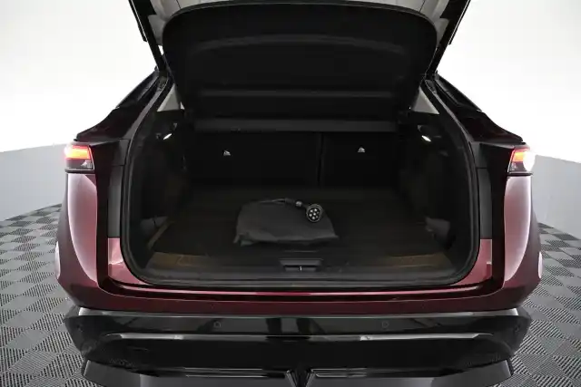 Punainen Maastoauto, Nissan Ariya – VAR-00966