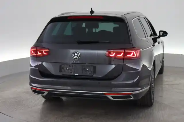 Musta Farmari, Volkswagen Passat – VAR-00984