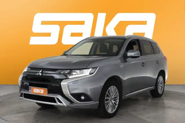 Harmaa Maastoauto, Mitsubishi Outlander PHEV – VAR-01032