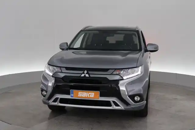 Harmaa Maastoauto, Mitsubishi Outlander PHEV – VAR-01032