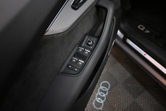 Hopea Maastoauto, Audi Q7 – VAR-01072