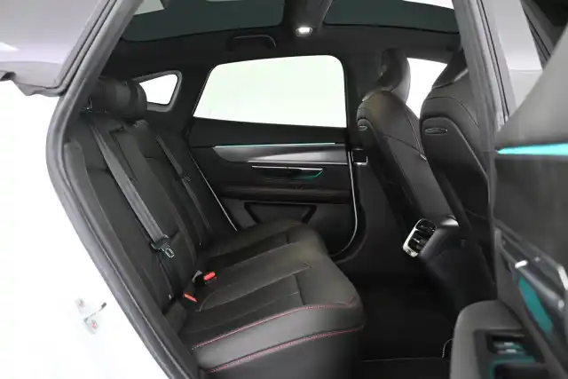  Sedan, XPENG P7 – VAR-012428
