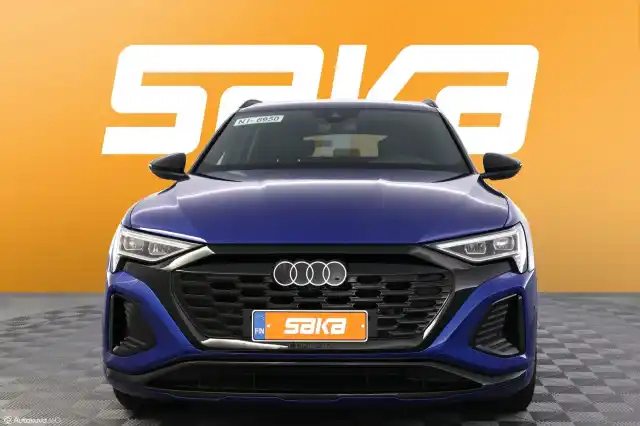 Sininen Maastoauto, Audi Q8 e-tron – VAR-01249