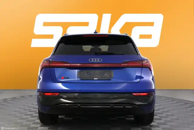 Sininen Maastoauto, Audi Q8 e-tron – VAR-01249