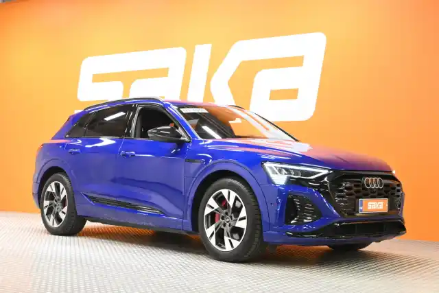 Sininen Maastoauto, Audi Q8 e-tron – VAR-01249