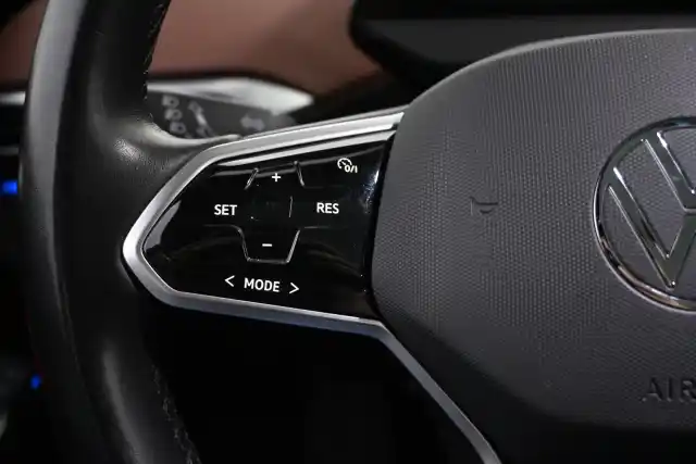 Musta Maastoauto, Volkswagen ID.4 – VAR-01303