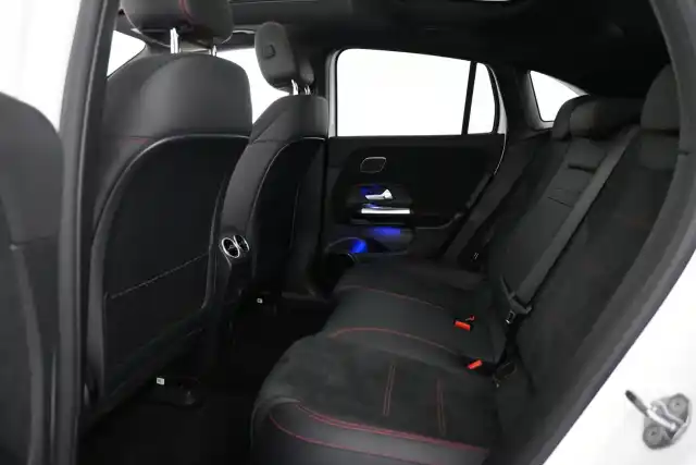 Valkoinen Maastoauto, Mercedes-Benz EQA – VAR-01323