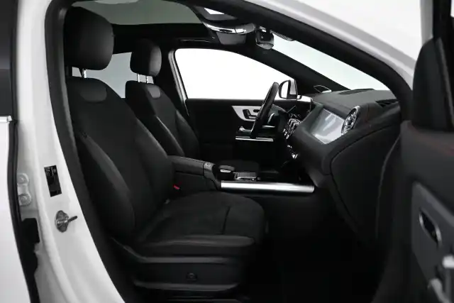 Valkoinen Maastoauto, Mercedes-Benz EQA – VAR-01323