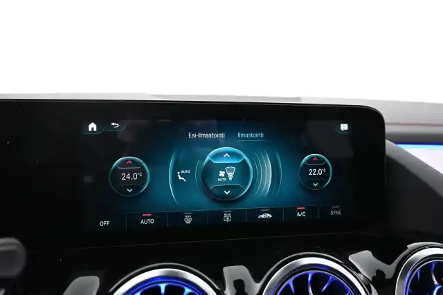 Valkoinen Maastoauto, Mercedes-Benz EQA – VAR-01323
