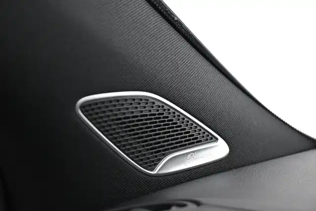 Valkoinen Maastoauto, Mercedes-Benz EQA – VAR-01323