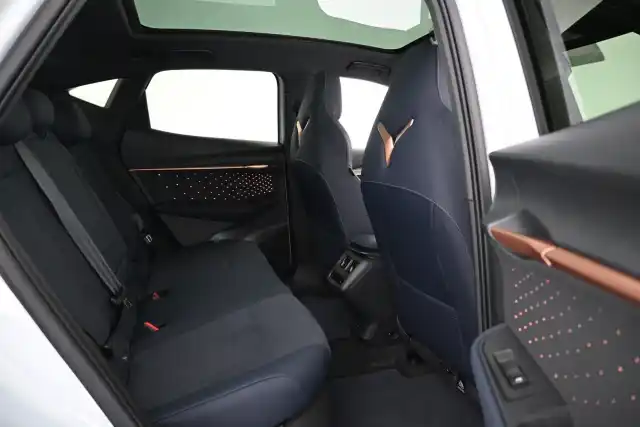 Valkoinen Maastoauto, CUPRA Tavascan – VAR-01473