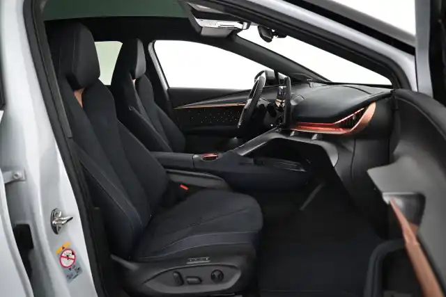 Valkoinen Maastoauto, CUPRA Tavascan – VAR-01473