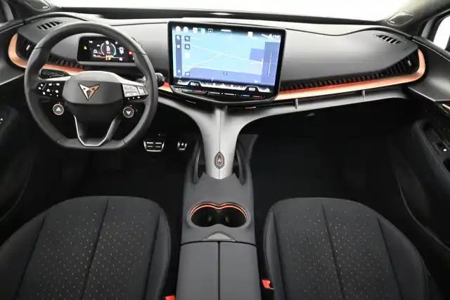 Valkoinen Maastoauto, CUPRA Tavascan – VAR-01473